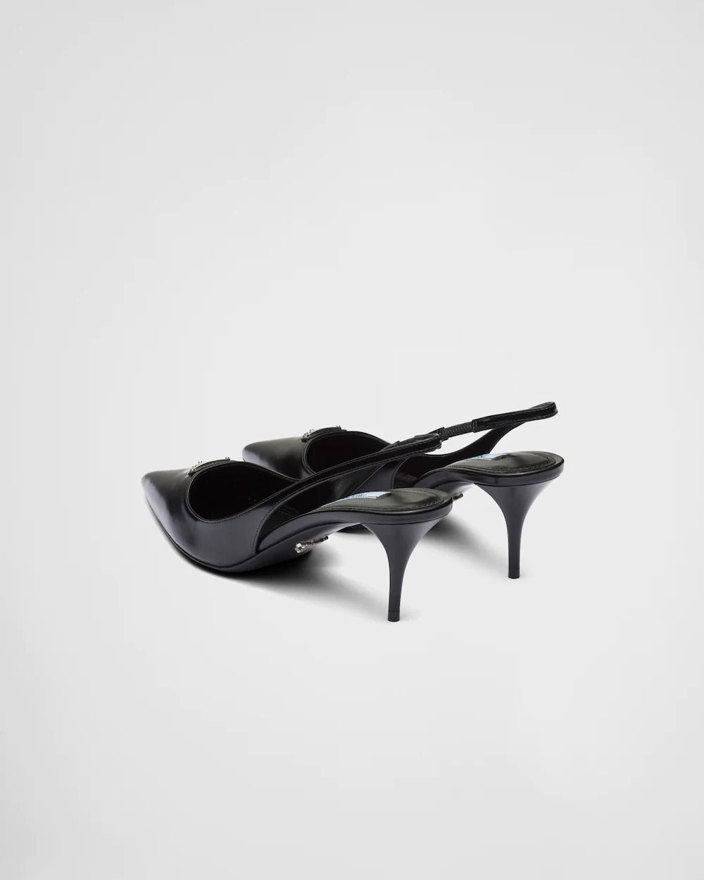 mặt sau guốc PRADA BRUSHED LEATHER SLINGBACK 65MM 1I002N_055_F0002_F_065 authentic tại blankroom việt nam