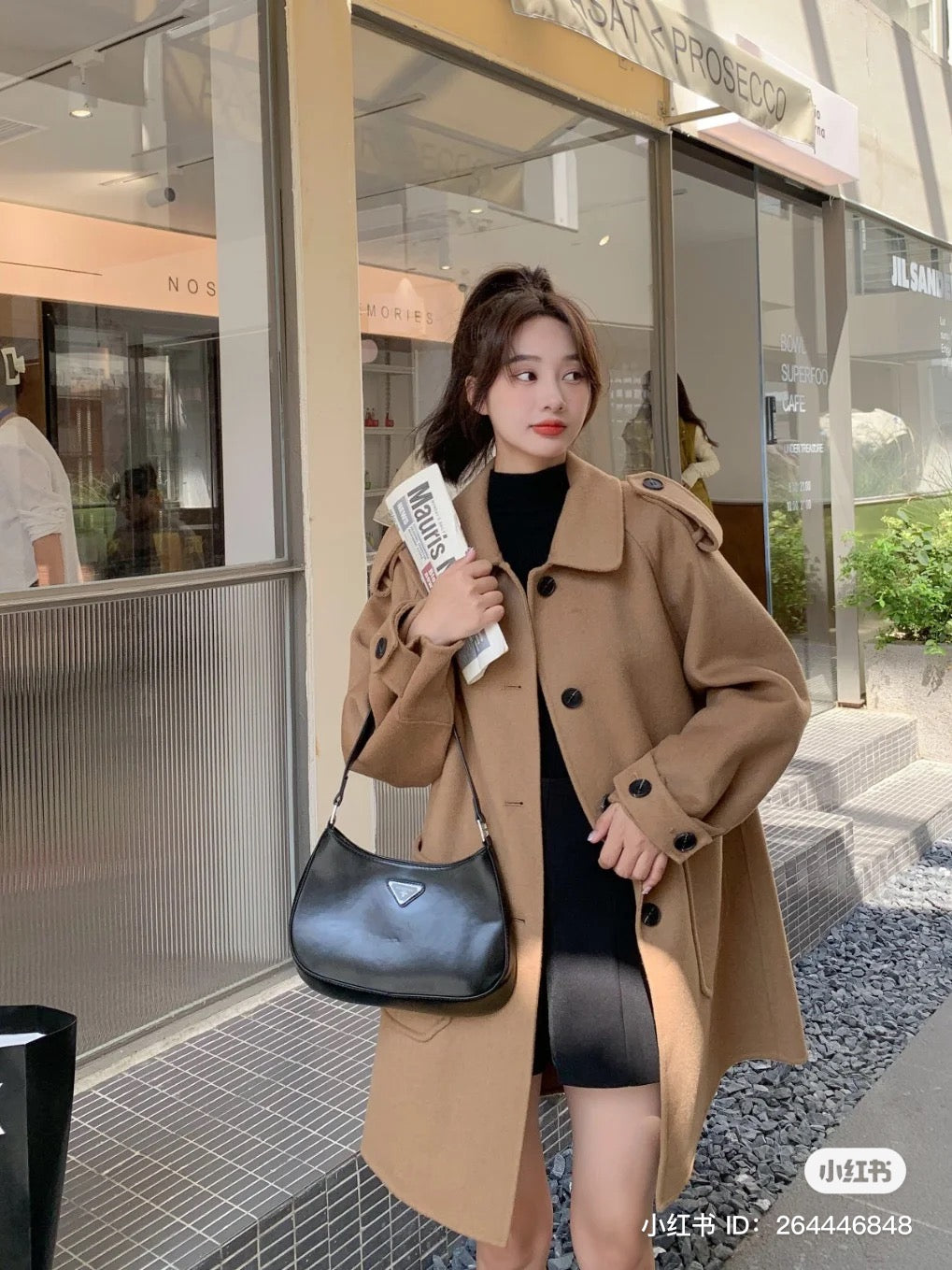 mẫu nữ mang PRADA CLEO BRUSHED LEATHER SHOULDER BAG BLACK 1BC499_ZO6_F0002_V_OOO authentic