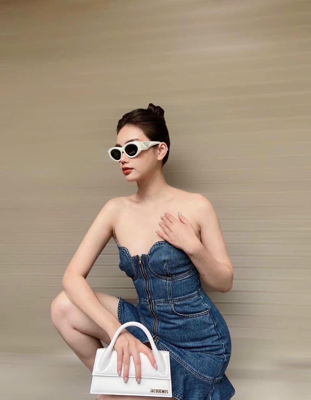 nữ mang mắt kính Prada PR 20ZS 1425S0 White Oval Sunglasses SPR20Z_E142_F05S0_C_053