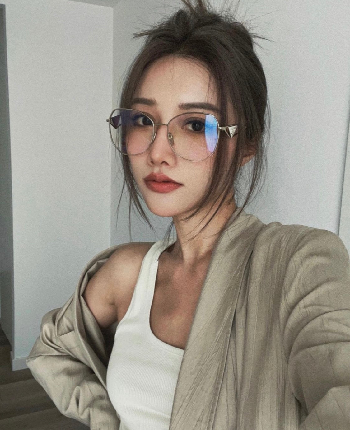 mẫu đeo kính PRADA PR 57YS ZVN08N EYEGLASSES authentic