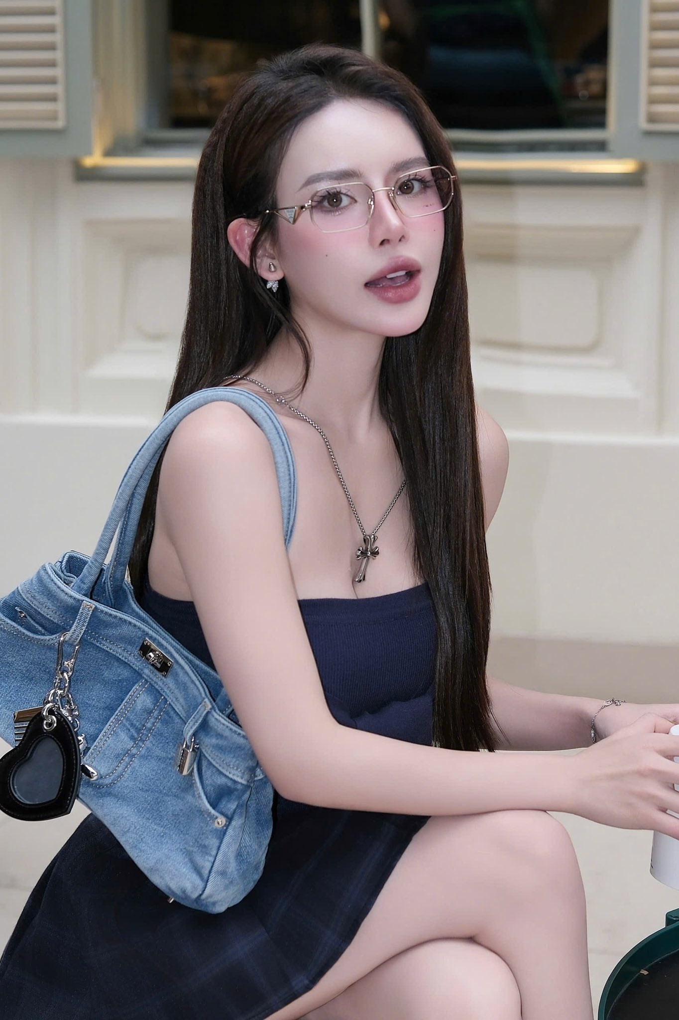 nữ đeo kính Prada PR A53V ZVN1O1 Pale Gold Eyeglasses