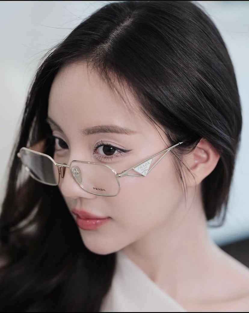 mẫu mang kính PRADA PR A53V ZVN1O1 SQUARE PALE GOLD EYEGLASSES authentic