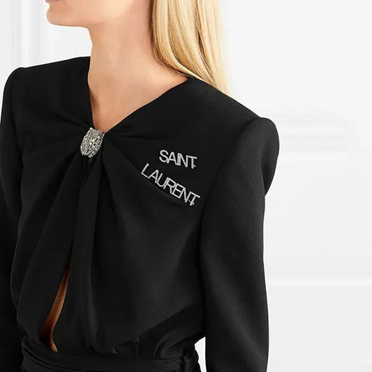 mẫu đeo SAINT LAURENT BROOCHES IN BRASS AND CRYSTAL 586493Y15268368