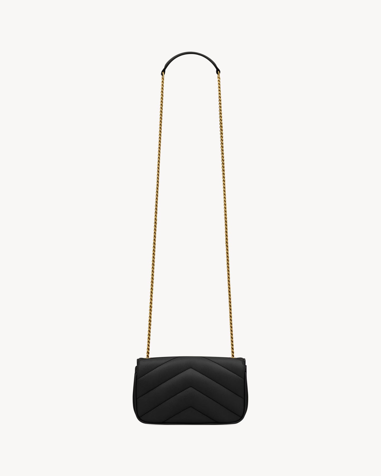 mặt đằng sau lưng túi