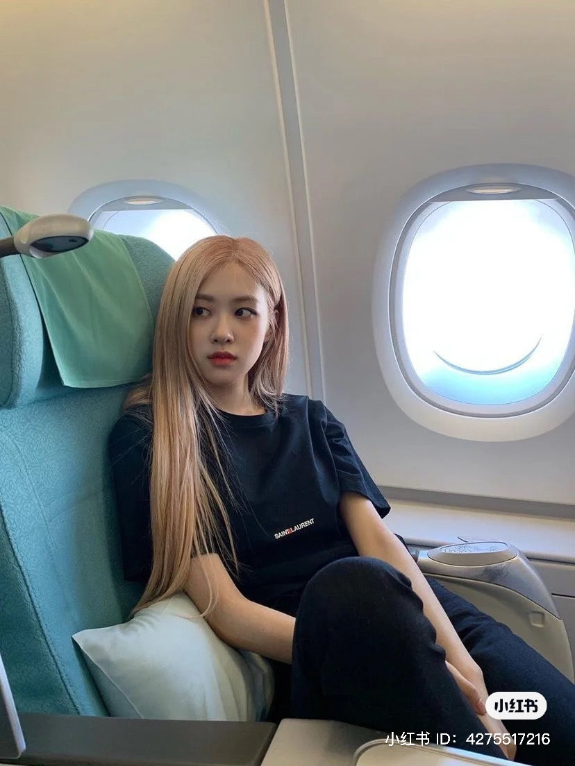 Rosé mang áo SAINT LAURENT RIVE GAUCHE BLACK T-SHIRT 460876YB2DQ1000 Authentic tại BlankRoom Việt Nam