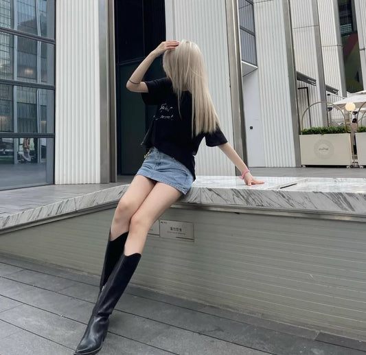 mẫu mang áo SAINT LAURENT SIGNATURE LOGO BLACK T-SHIRT 480406YB1GN9787