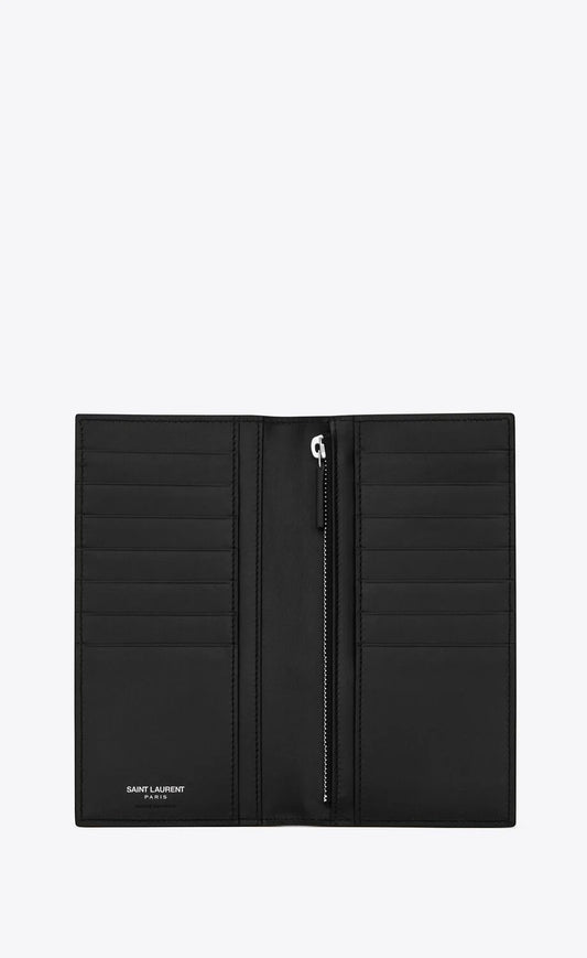 mặt trong SAINT LAURENT SILVER CASSANDRE CONTINENTAL WALLET IN SMOOTH 5299810SX0E1000