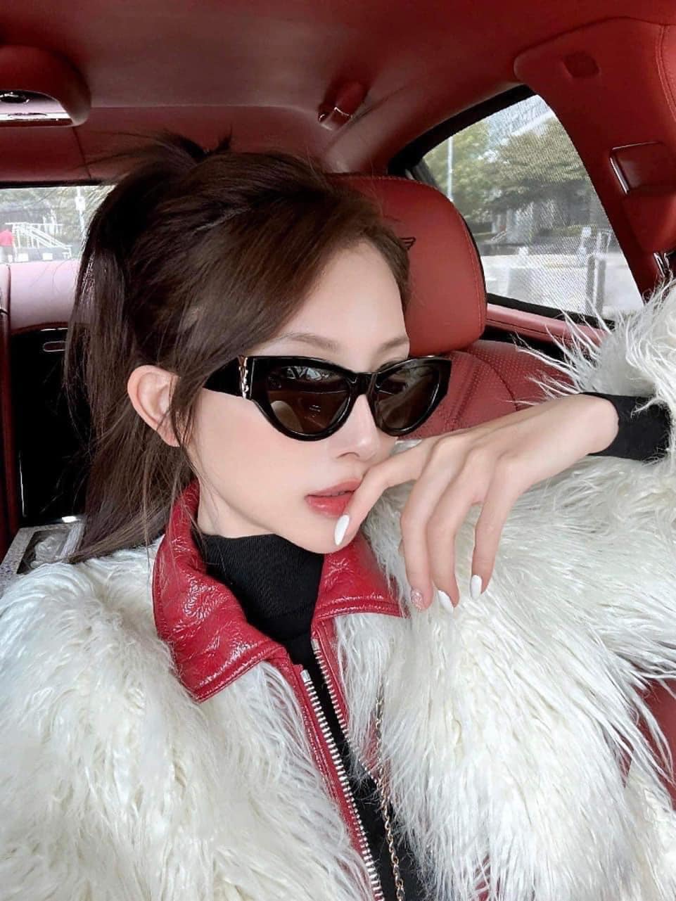 nữ đeo kính SAINT LAURENT SL M94 SUNGLASSES 671762Y99011000