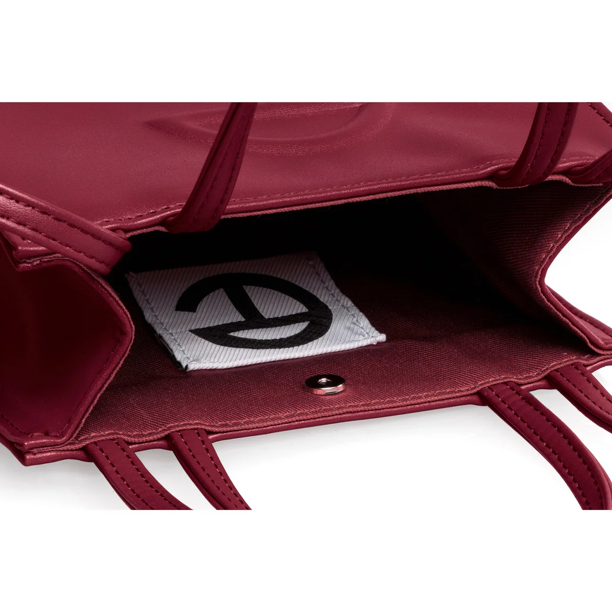 chi tiết túi TELFAR SMALL SHOPPING BAG OXBLOOD