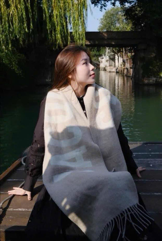 wearing The Jacquemus Scarf Multi-Beige 226AC435-5007-015