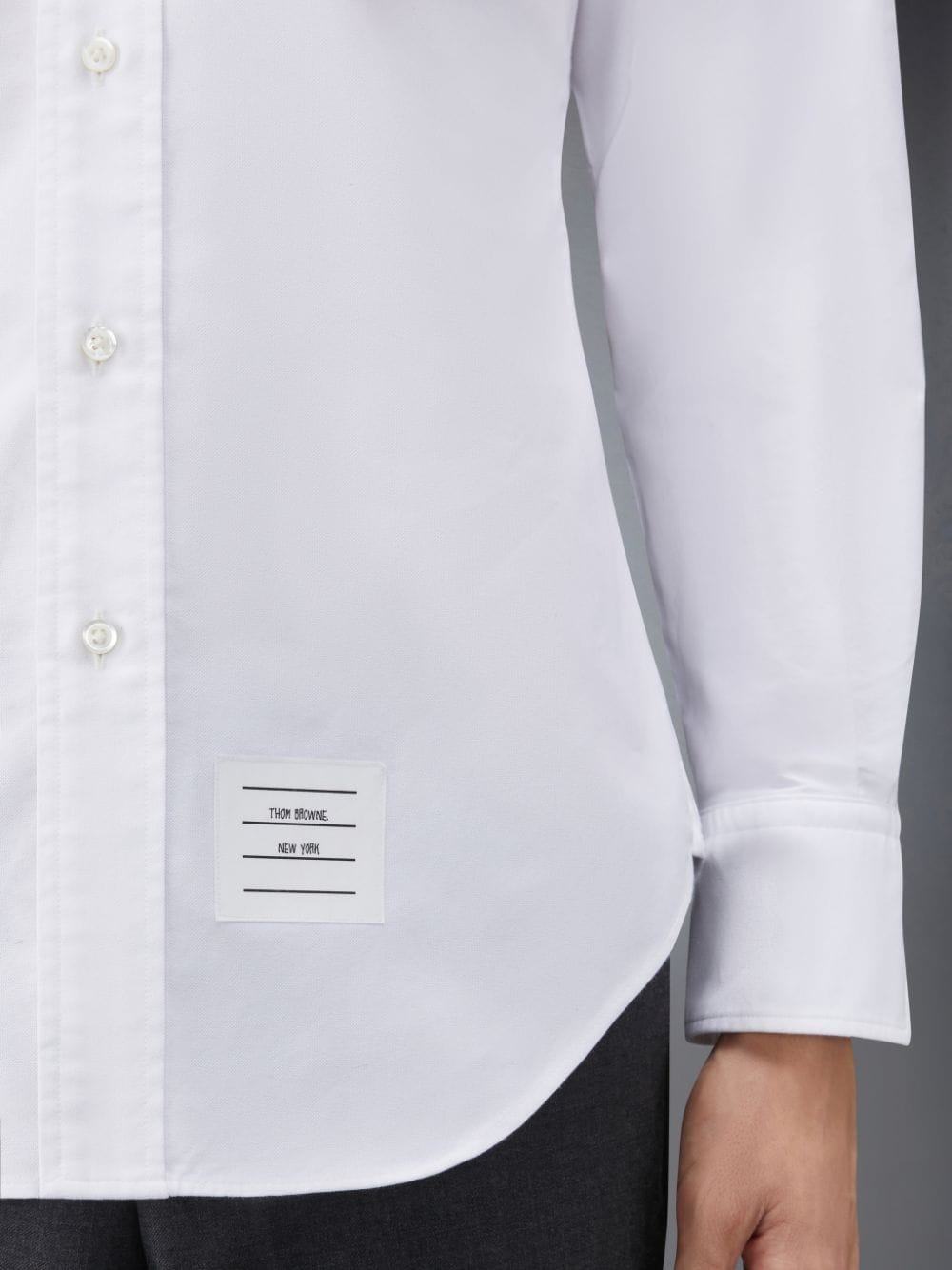 chi tiết THOM BROWN WHITE OXFORD GROSGRAIN PLACKET SHIRT MWL010E06177100