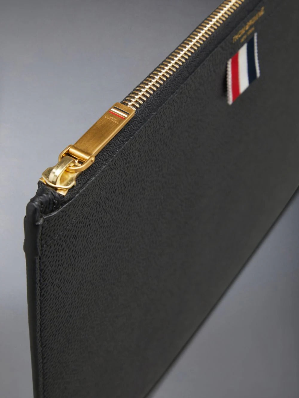 chi tiết THOM BROWNE BLACK SMALL TABLET CLUTCH MAC019L00198001