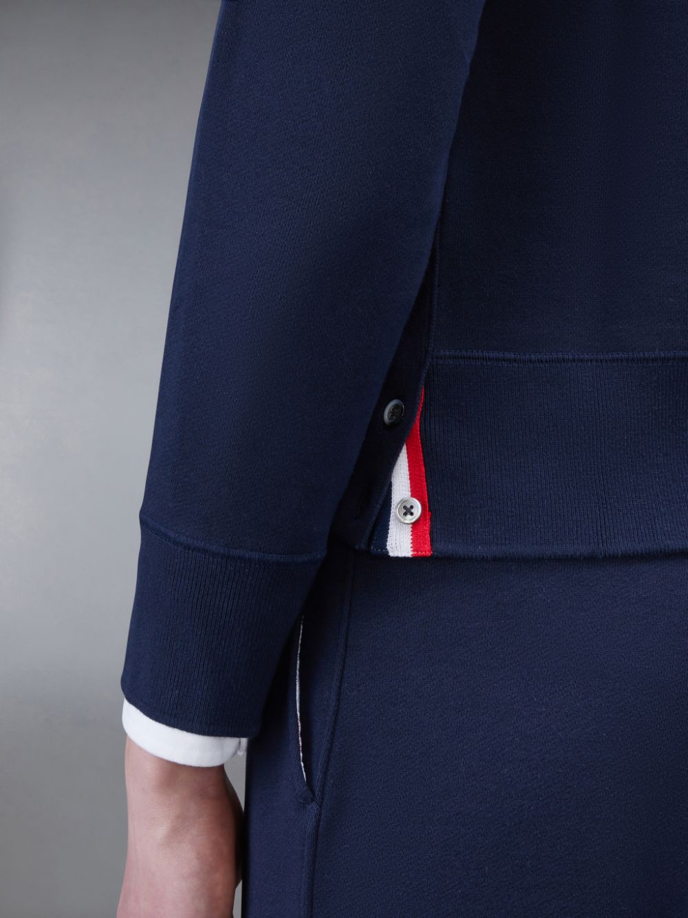 chi tiết THOM BROWNE NAVY CLASSIC LOOPBACK 4-BAR SWEATSHIRT MJT021H-00535-461