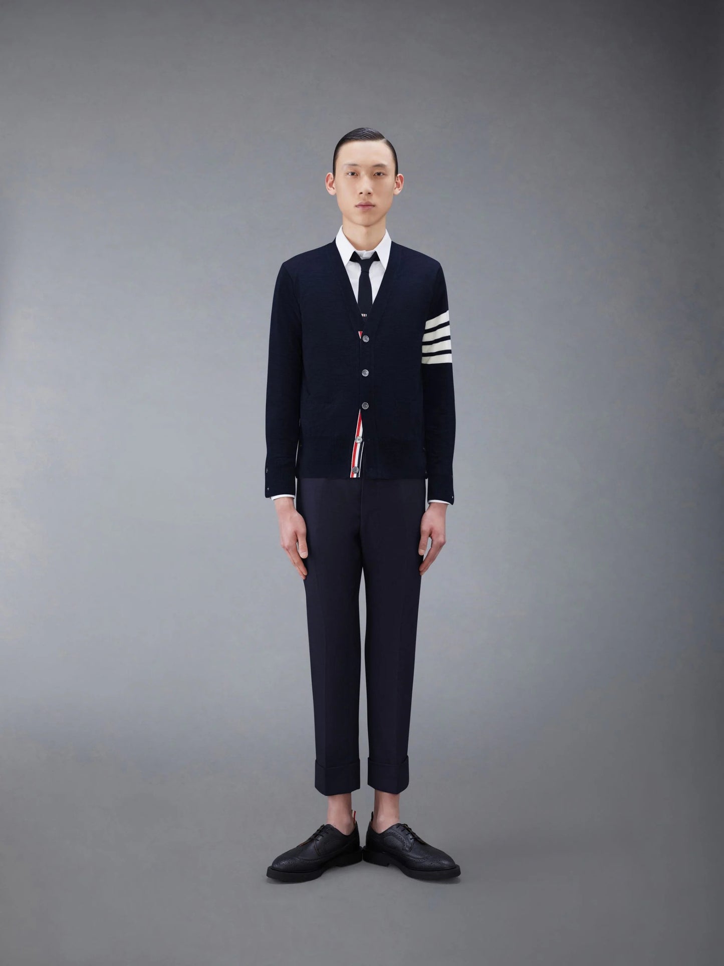 áo THOM BROWNE NAVY WOOL CLASSIC V-NECK CARDIGAN MKC002A-00014-415