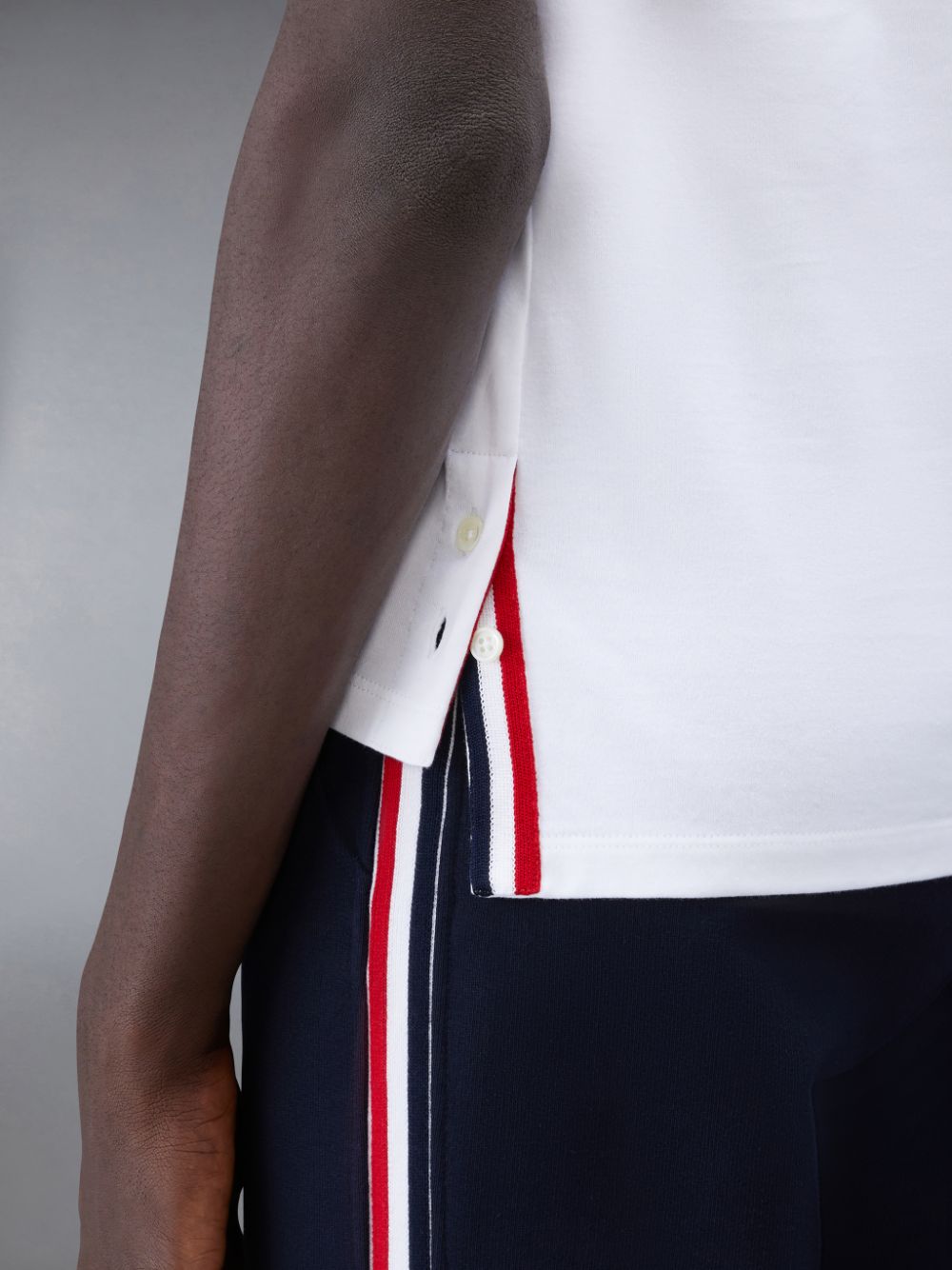 chi tiết THOM BROWNE WHITE JERSEY POCKET TEE MJS010A-01454-100