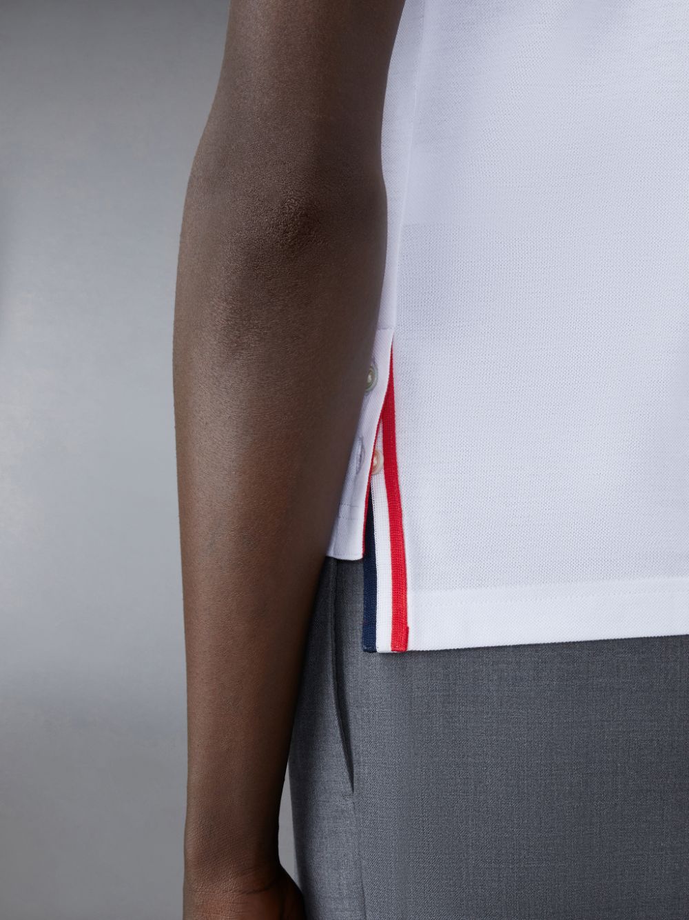 chi tiết THOM BROWNE WHITE PIQUE POCKET POLO MJP022A-01455-100