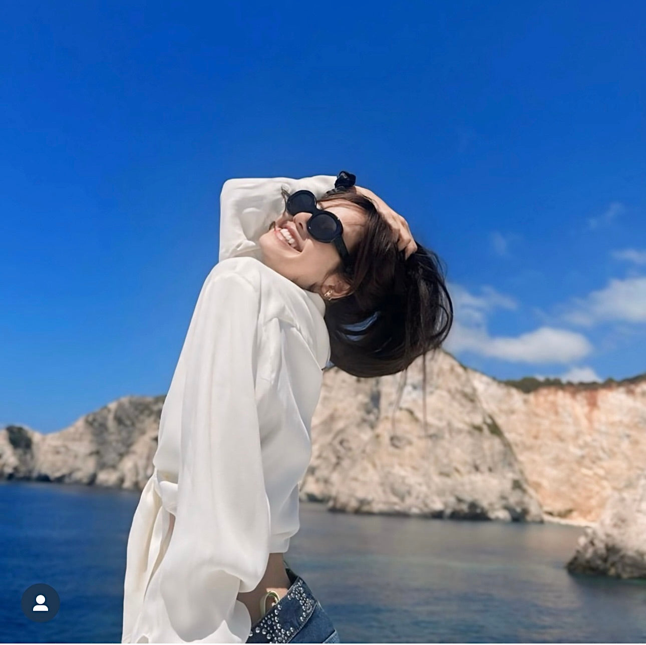 Lisa mang mắt kính râm TRIOMPHE 01 SUNGLASSES IN ACETATE BLACK/BLACK 4S194CPLB.38BL