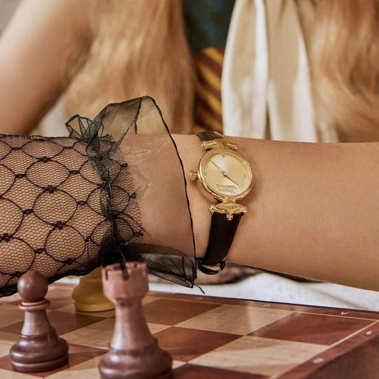 mẫu đeo VIVIENNE WESTWOOD LADIES MAIDA WATCH VV090CHBR