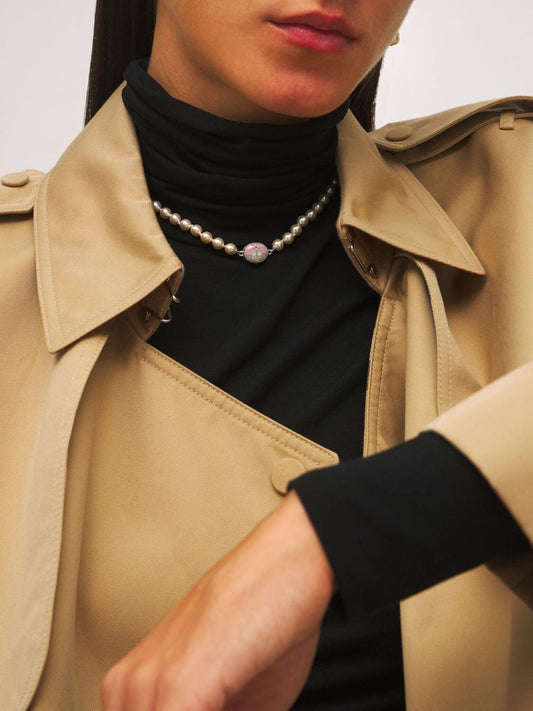 wearing Vivienne Westwood Loelia Pearl Necklace Gold Magenta 63030020-02R524-IM