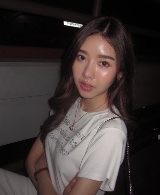 mẫu đeo VIVIENNE WESTWOOD MAYFAIR BAS RELIEF PENDANT ROSE GOLD 63020052-G118-MY authentic tại blankroom