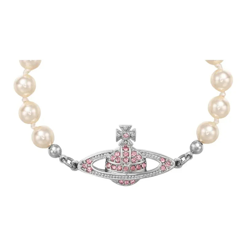 chi tiết VIVIENNE WESTWOOD MINI BAS RELIEF BRACELET ROSE PEARL 61030001-02P209-CN