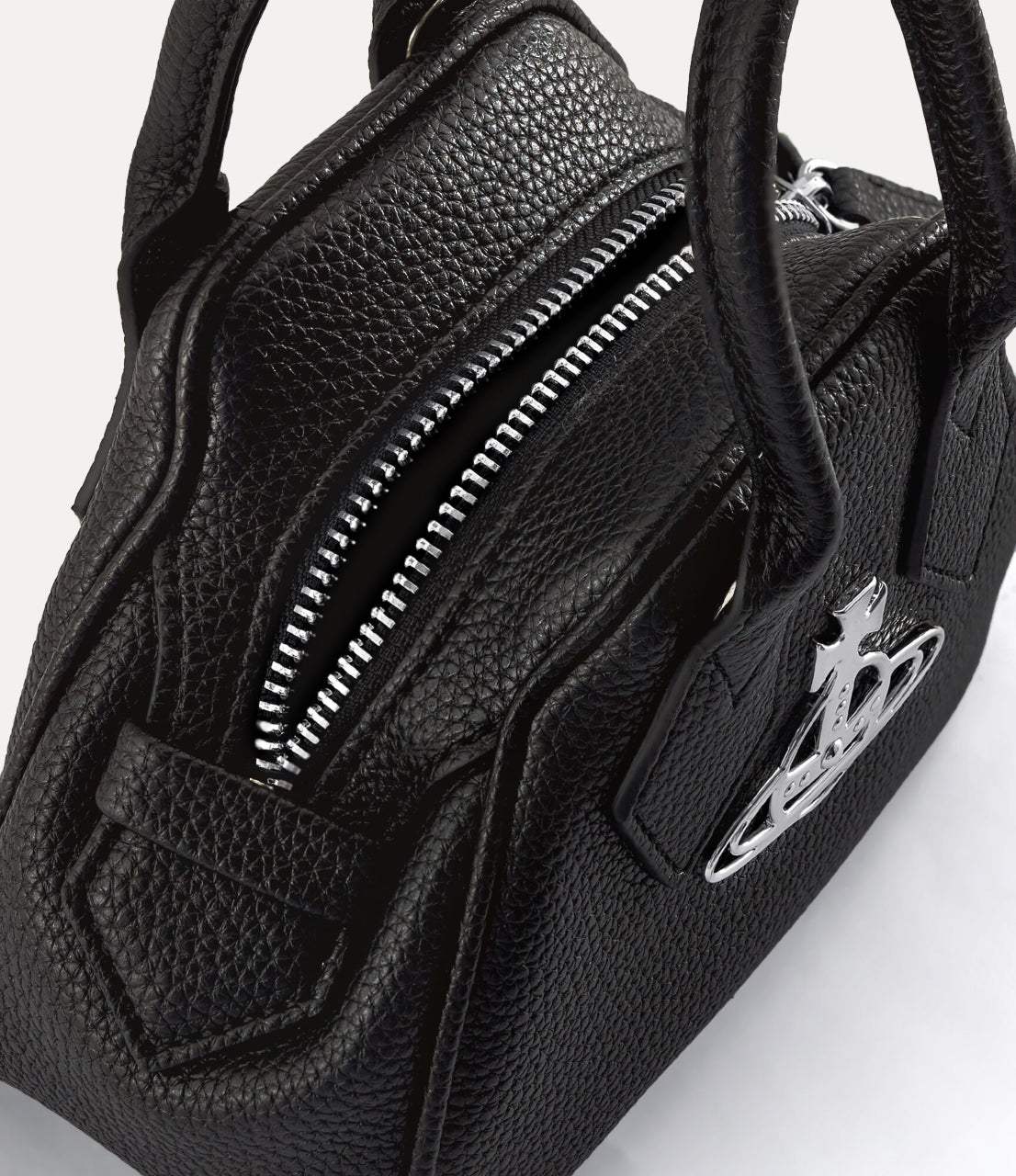 chi tiết VIVIENNE WESTWOOD MINI RE-VEGAN GRAIN MINI YASMINE BAG 45030009-s000d-pf