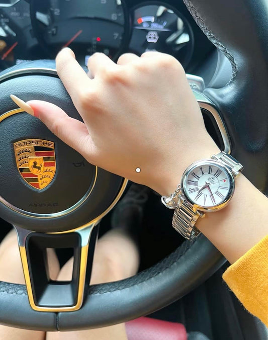 mẫu mang VIVIENNE WESTWOOD ORB MOTHER SILVER WATCH VV006PSLSL