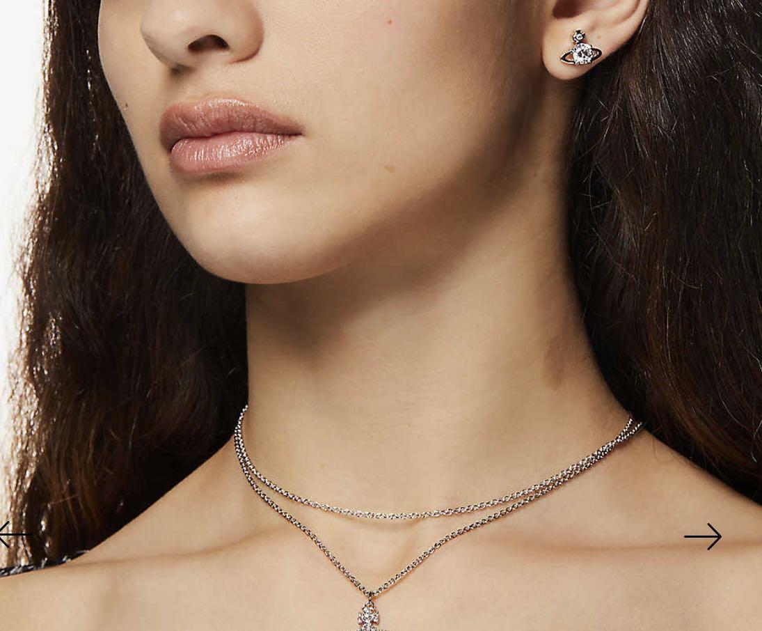 nữ đeo khuyên tai Vivienne Westwood Reina Earrings Silver 8050889140573 62010070-02P102
