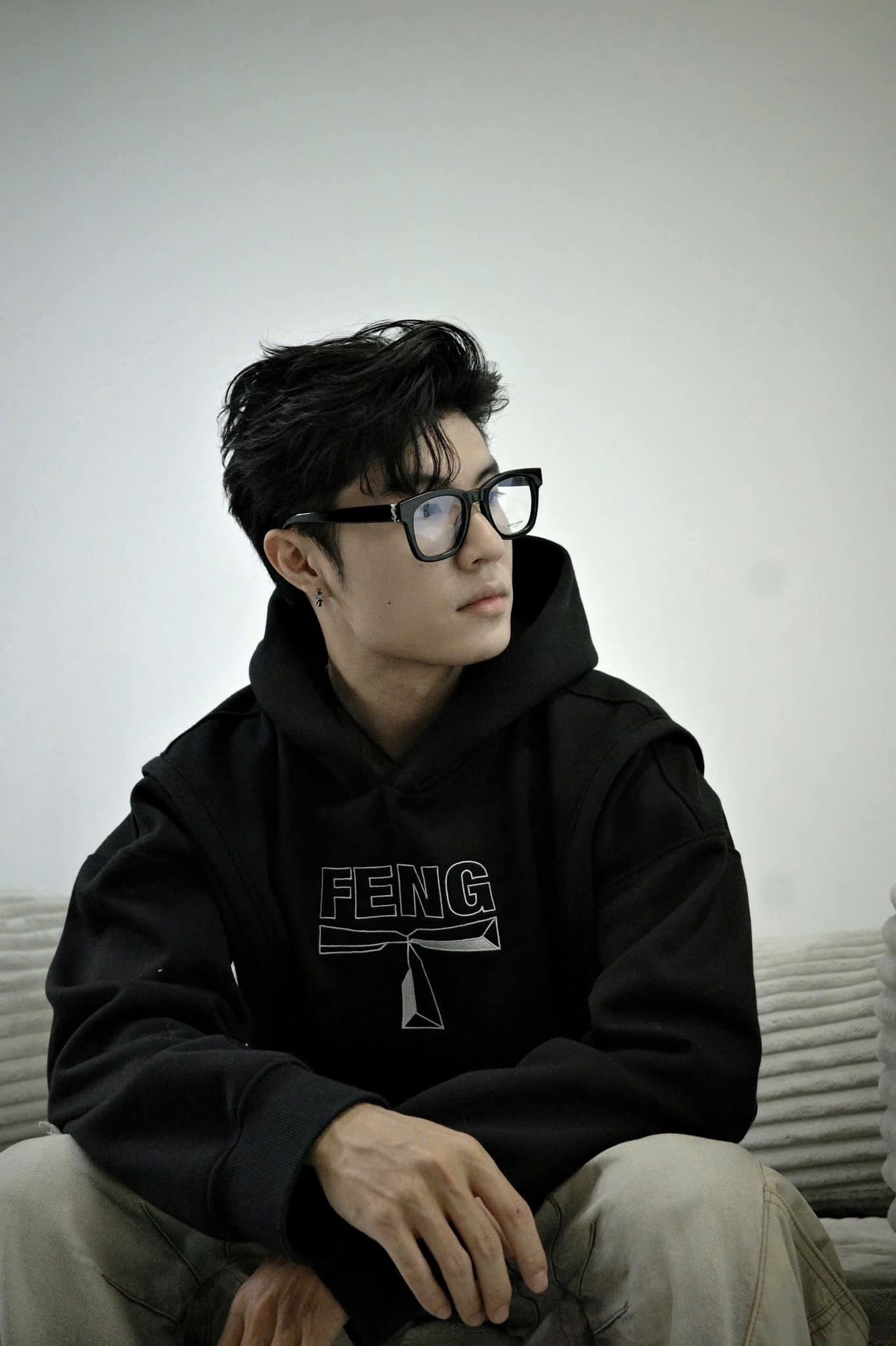 mẫu mang kính YSL SL M124 OPT 001 EYEGLASSES BLACK