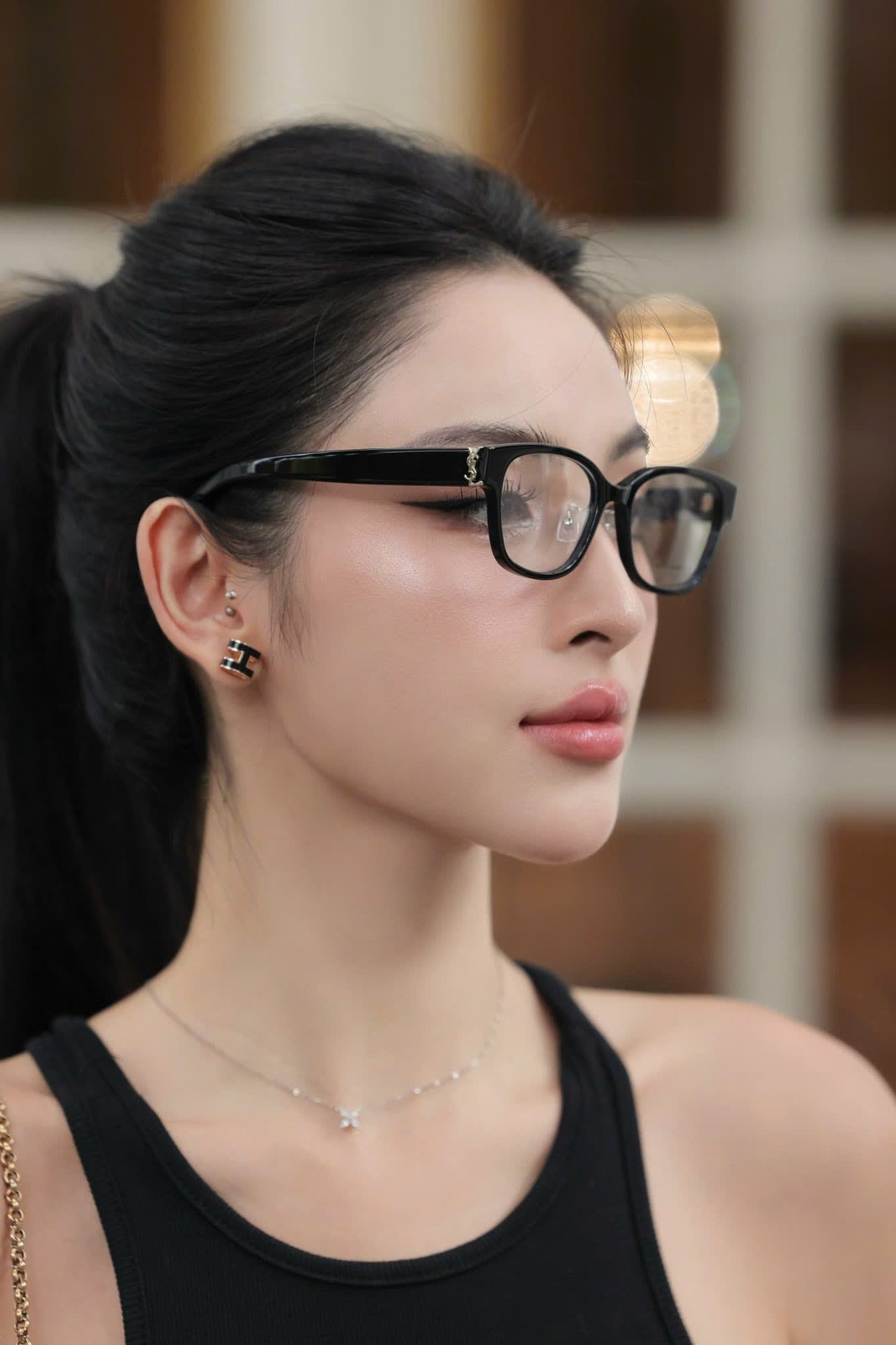 mẫu mang kính YSL SL M33/J 001 RECTANGULAR EYEGLASSES