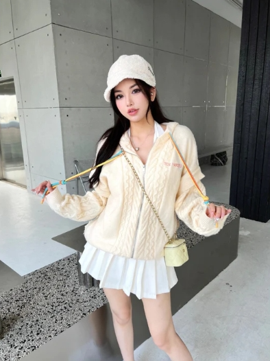 13De Marzo Sweater Knit Colored Cream BlankRoom