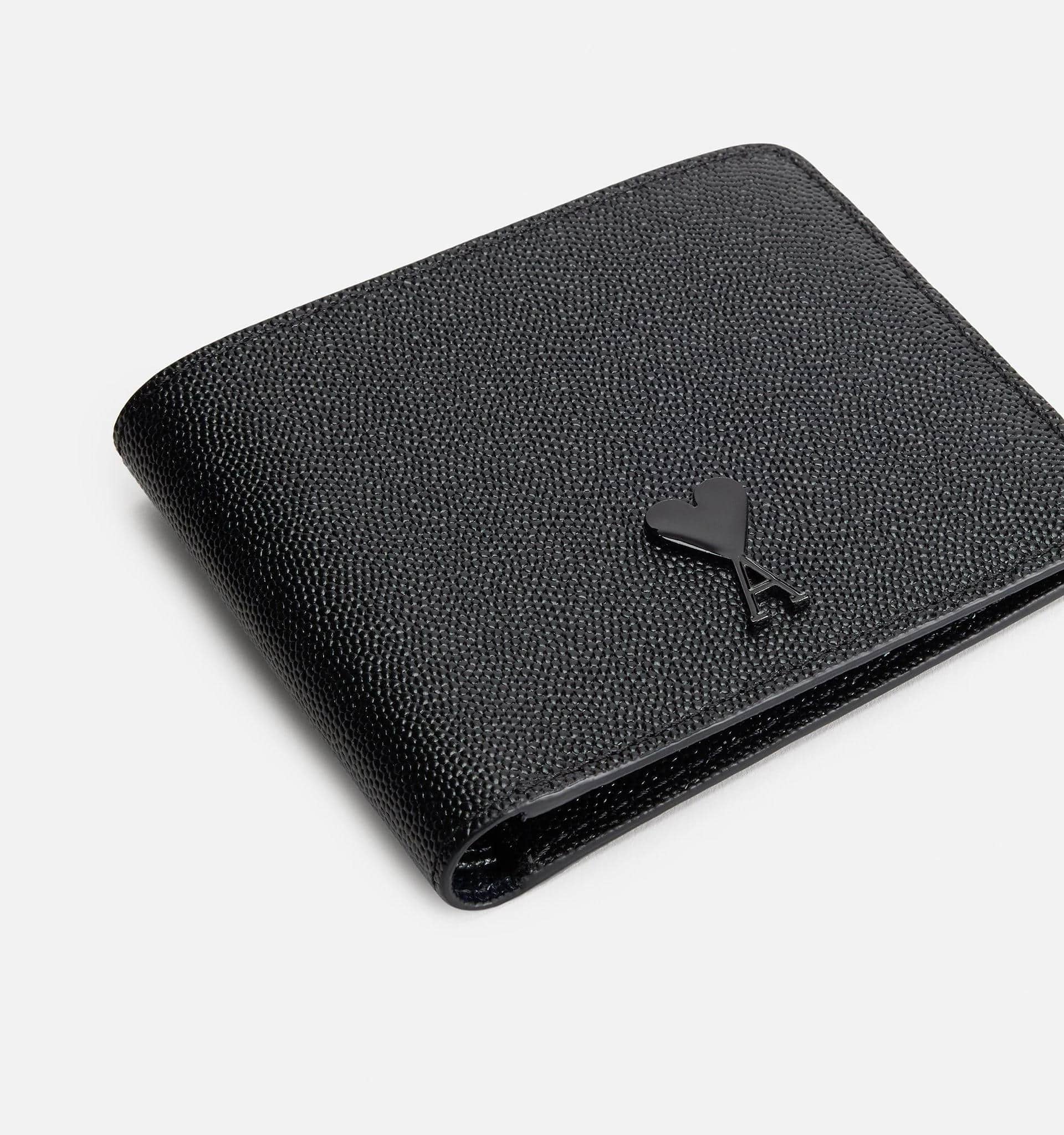 chi tiết cận chất liệu ví Ami de Coeur Folded Black Wallet USL012.830 001