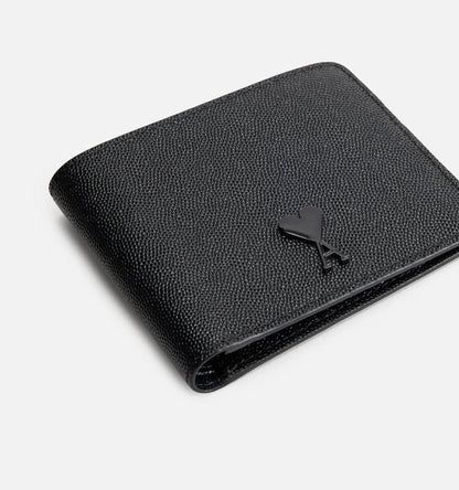 chi tiết cận chất liệu ví Ami de Coeur Folded Black Wallet USL012.830 001