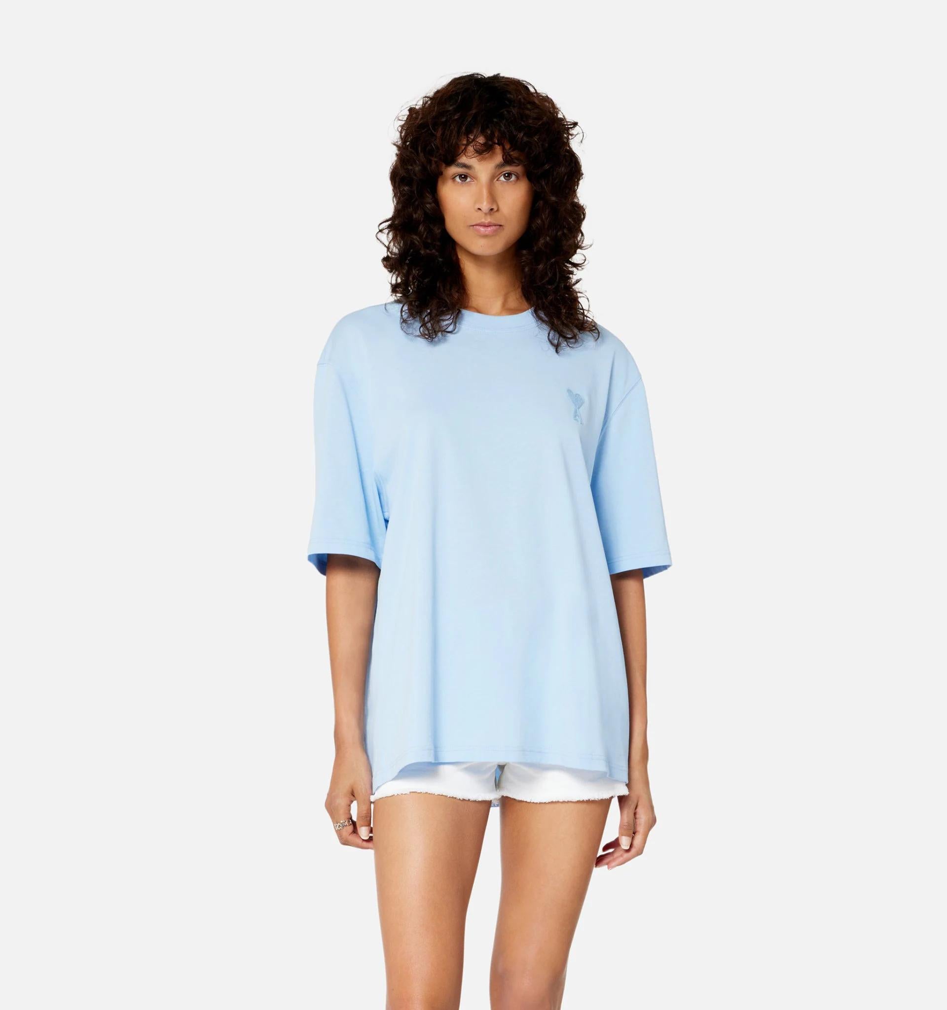nữ mặc áo Ami de Coeur Light Blue Boxy Fit Cotton T-Shirt UTS004.726 464