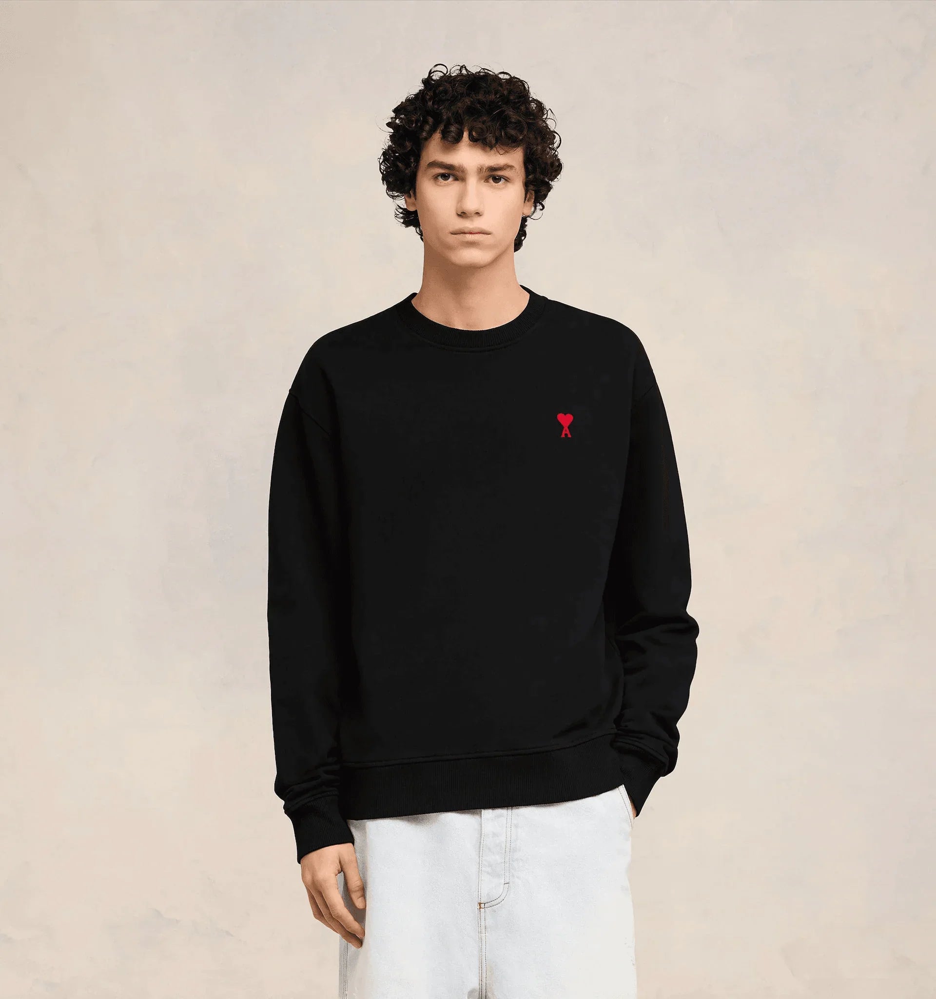 nam mặc áo Ami De Coeur Small Logo Black Sweatshirt BFUSW001.730001
