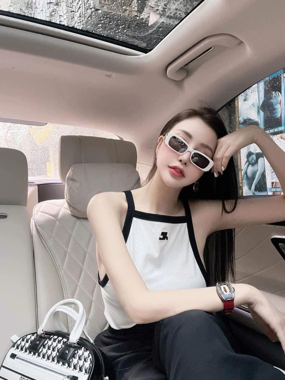 mẫu mang kính BALENCIAGA BB0096S 011 DYNASTY RECTANGLE SUNGLASSES IN WHITE 621643T00019000