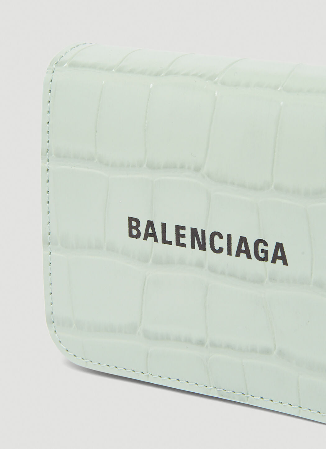 chi tiết ví Balenciaga Cash Crocodile Embossed Card Wallet Mint 6556241LRR33960