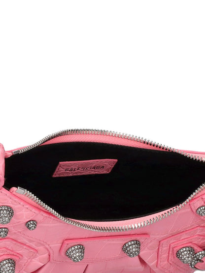 mặt bên trong túi