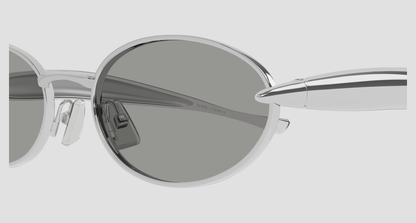 chi tiết cận chất liệu kính