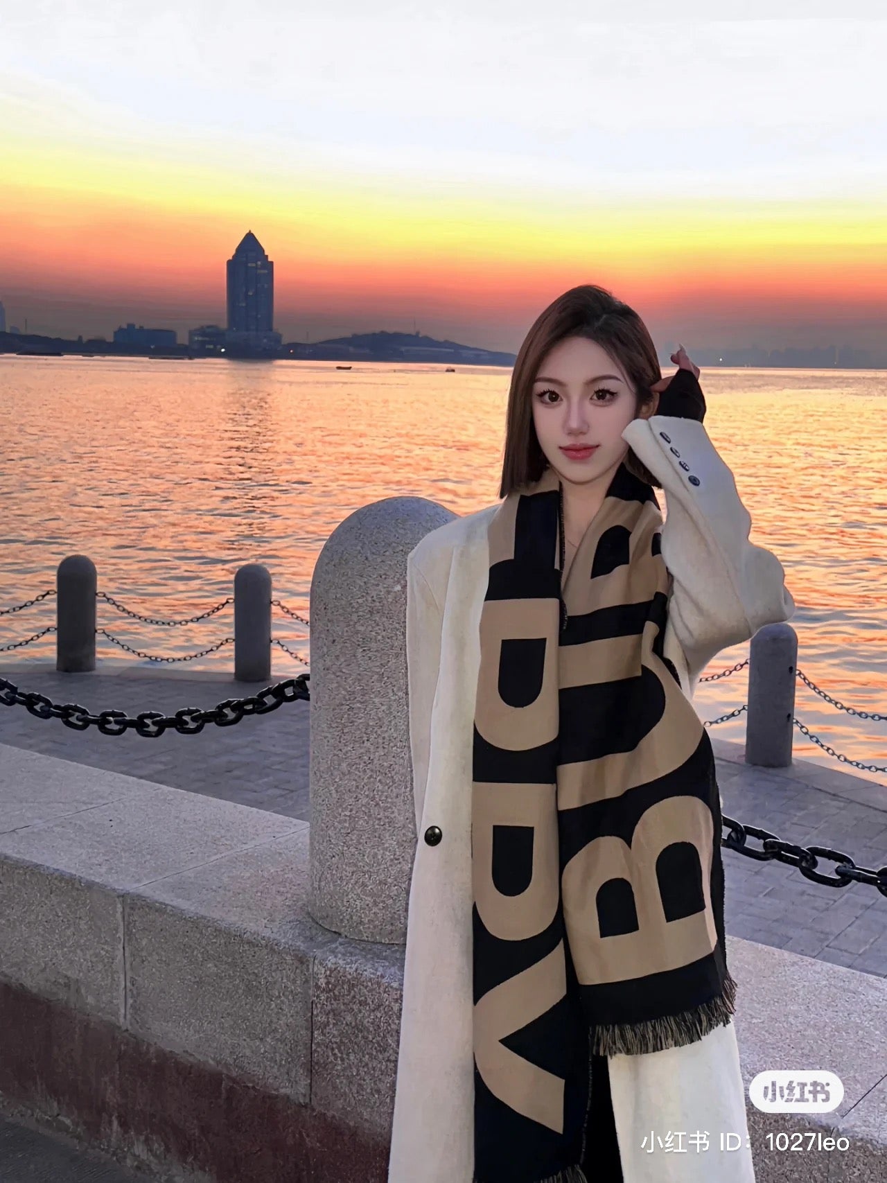 khăn choàng BURBERRY BEIGE LOGO JACQUARD WOOL SCARF 8057147 authentic tại blankroom hà nội, việt nam