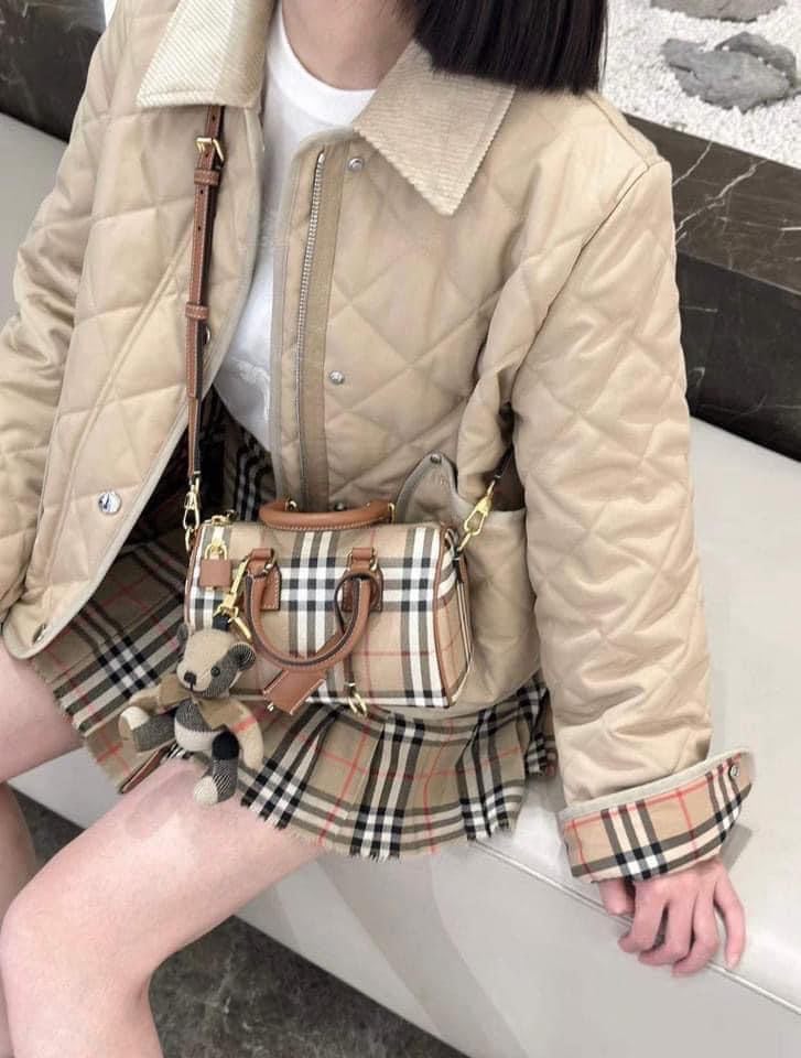 túi xách Burberry Beige Mini Check Bowling Bag 8071357 authentic hàng hiệu tại hà nội, sài gòn, tp hcm, việt nam