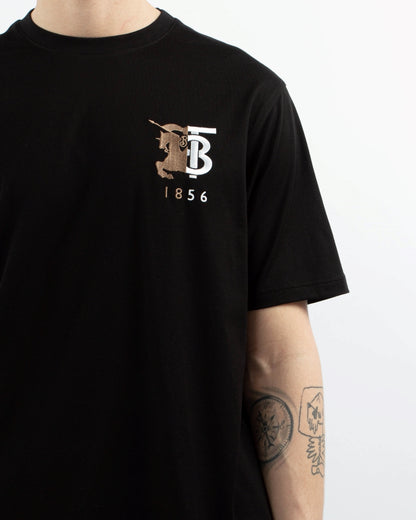áo thun Burberry Contrast Logo T-shirt Black 8023785 authentic tại blankroom hà nội, việt nam