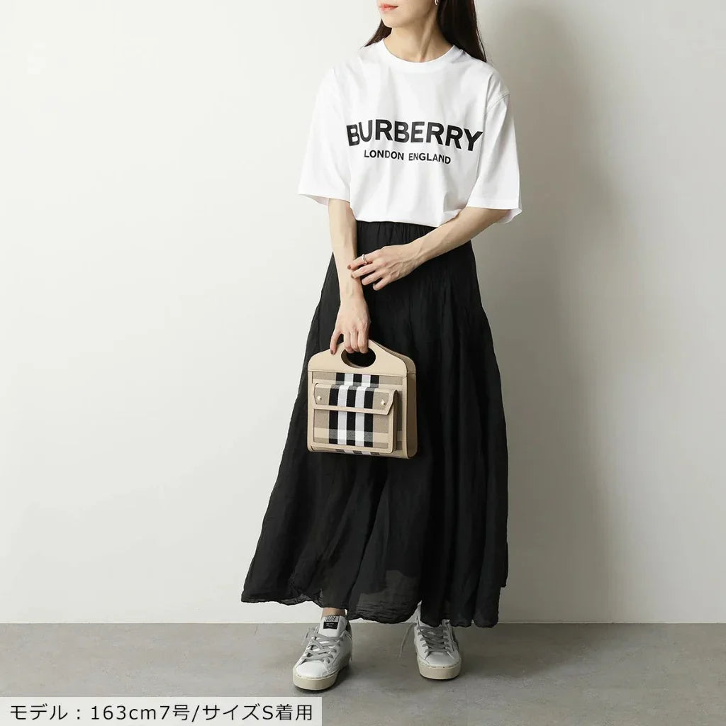 nữ mặc áo Burberry Letchford T-Shirt In White 8026017