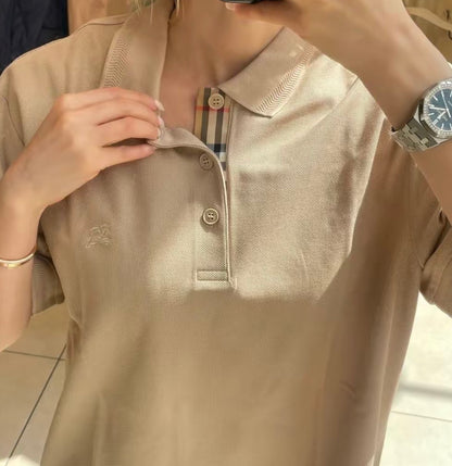 áo thun có cổ BURBERRY LOGO-EMBOIRDERED EQUESTRIAN KNIGHT POLO IN BEIGE 8078092 authentic tại blankroom hà nội, việt nam