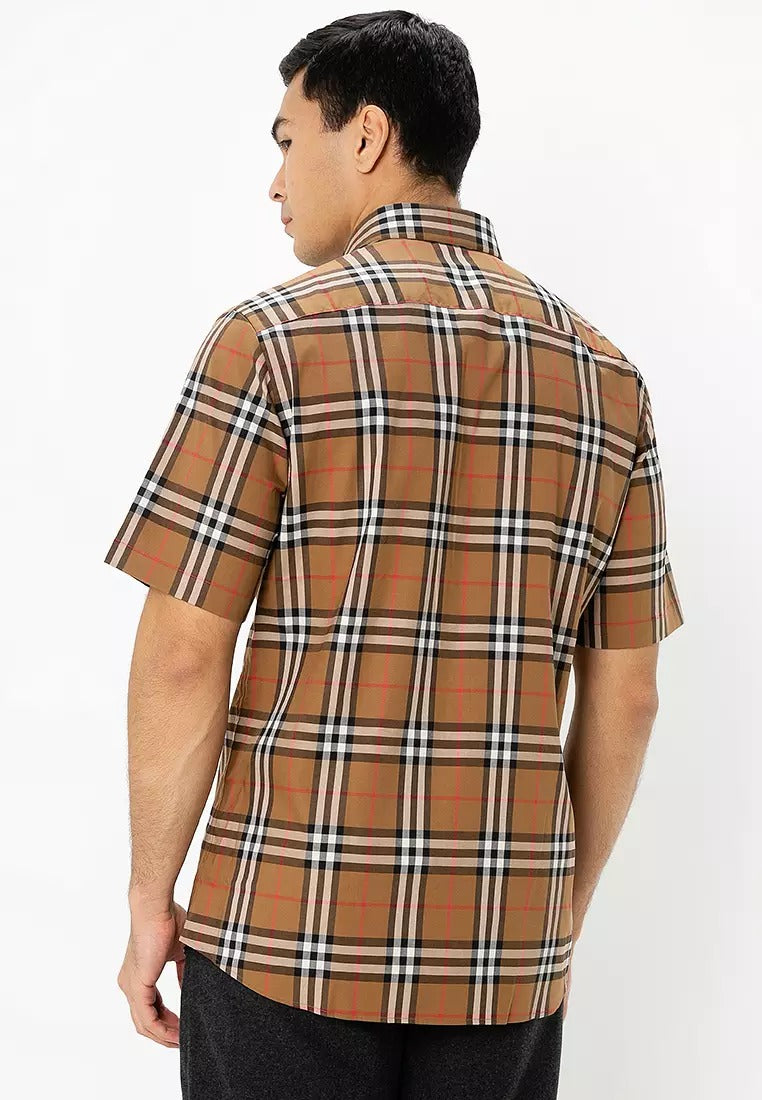 mặt sau lưng áo