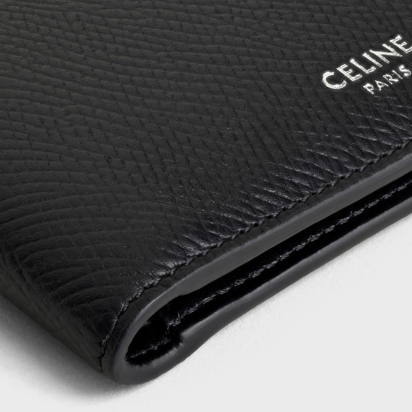 chi tiết ví CELINE BI-FOLD WALLET IN GRAINED CALFSKIN BLACK 10B653BEN.38SI