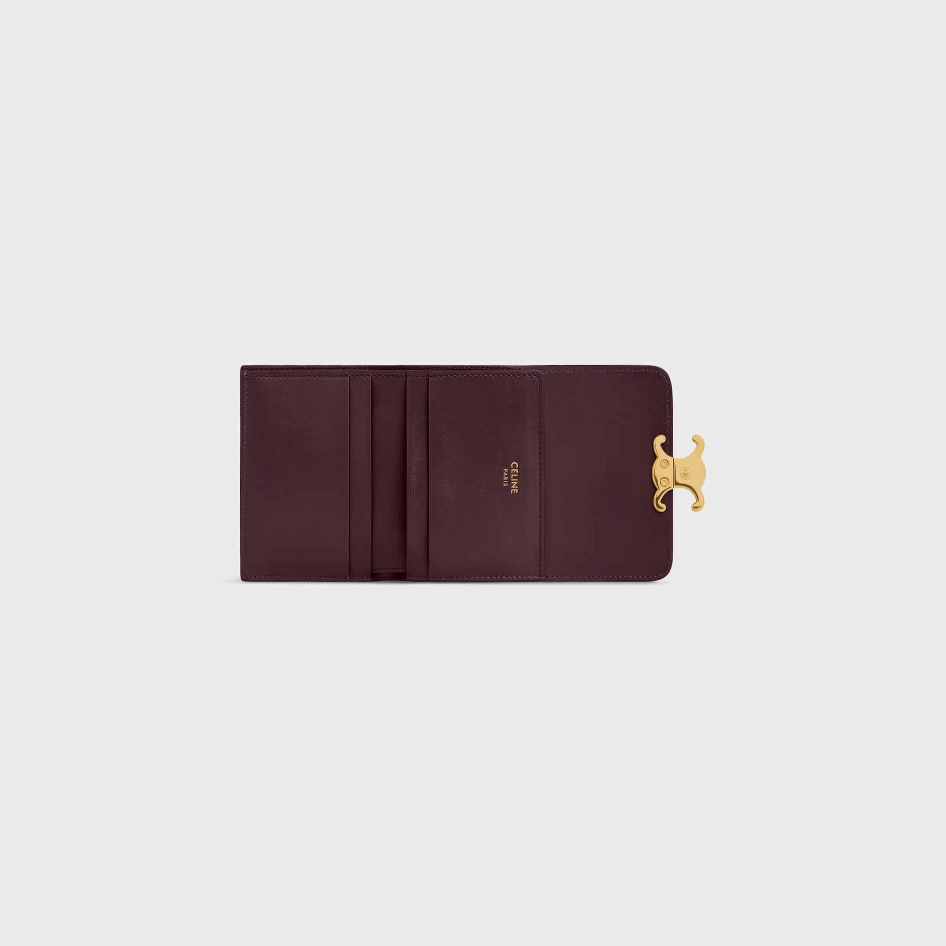 mặt bên trong của Celine Compact Wallet with Coin Triomphe in Shiny Calfskin Deep Burgundy 10I653DPV.28DG