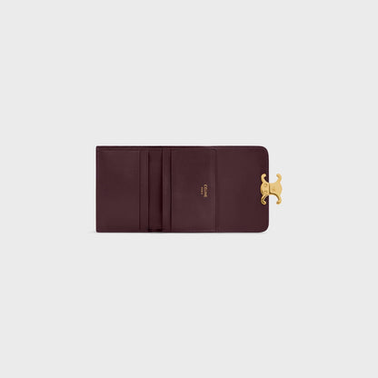 mặt bên trong của Celine Compact Wallet with Coin Triomphe in Shiny Calfskin Deep Burgundy 10I653DPV.28DG