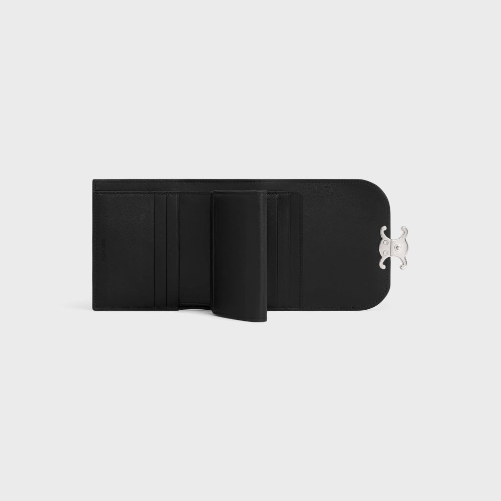 mặt trong ví gập CELINE SMALL WALLET TRIOMPHE IN SHINY CALFSKIN BLACK/SILVER 10D783DPV.38SI 