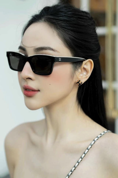 nữ đeo kính CHANEL CH5417 C534/3 BLACK BEIGE SUNGLASSES